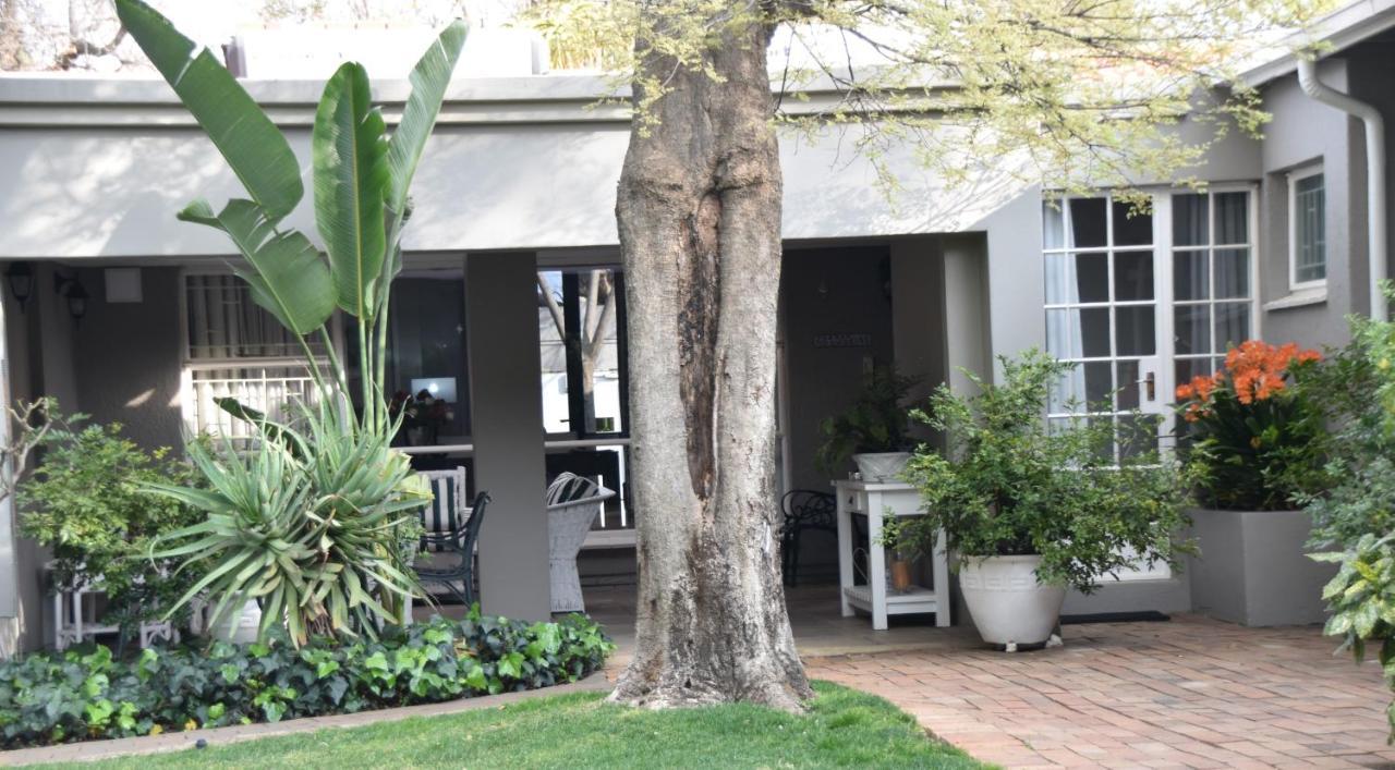Rosebank Lodge Guesthouse By Claires Γιοχάνεσμπουργκ Εξωτερικό φωτογραφία