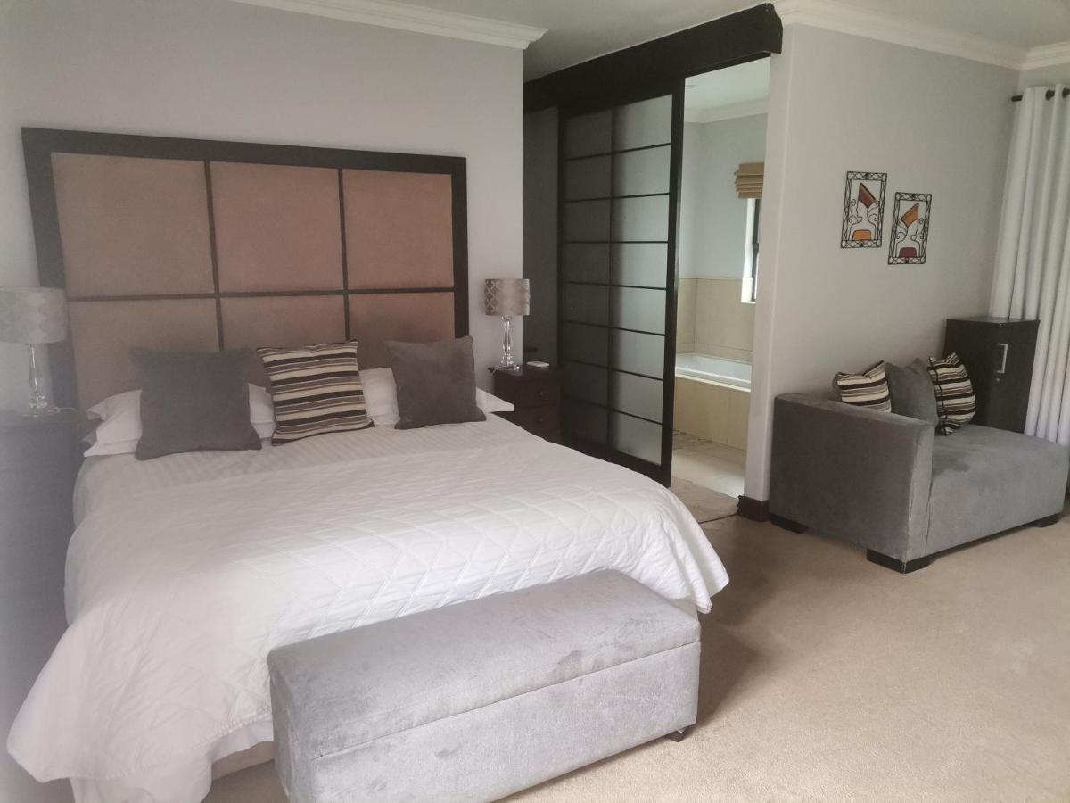 Rosebank Lodge Guesthouse By Claires Γιοχάνεσμπουργκ Εξωτερικό φωτογραφία