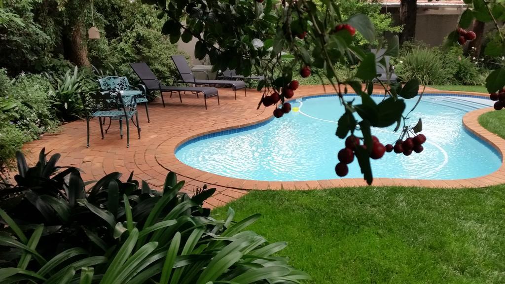 Rosebank Lodge Guesthouse By Claires Γιοχάνεσμπουργκ Εξωτερικό φωτογραφία