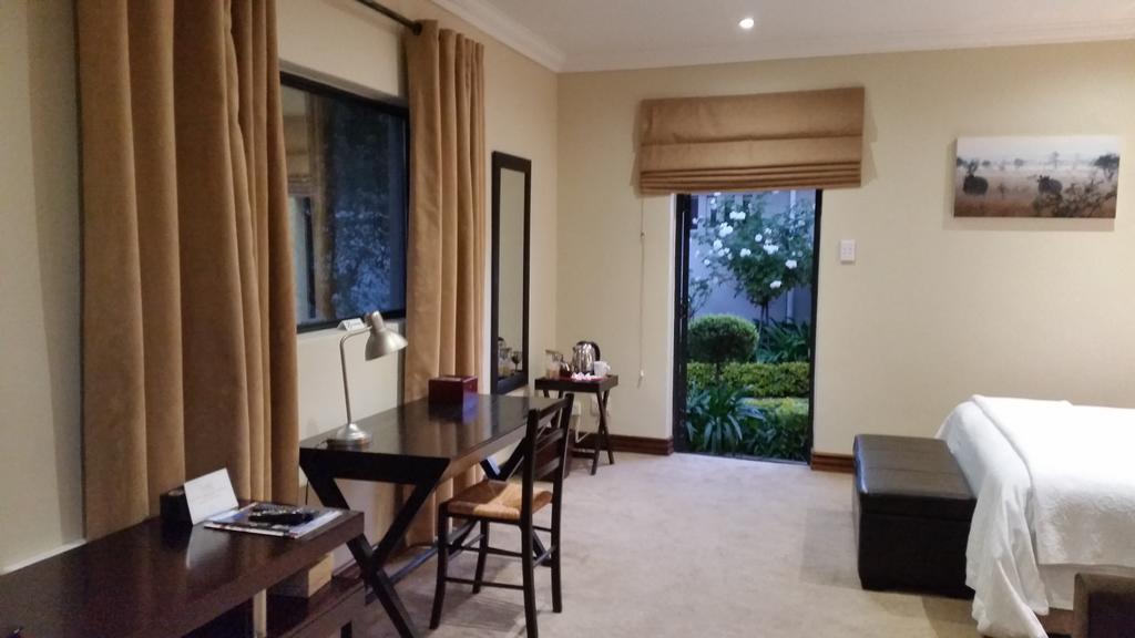 Rosebank Lodge Guesthouse By Claires Γιοχάνεσμπουργκ Εξωτερικό φωτογραφία